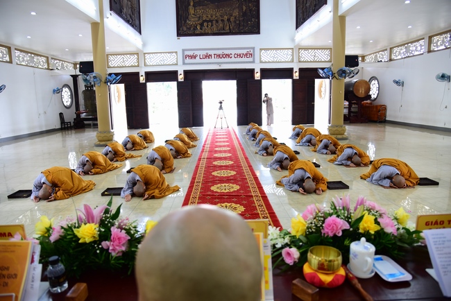 Lễ truyền giới Sa di Phương Trượng